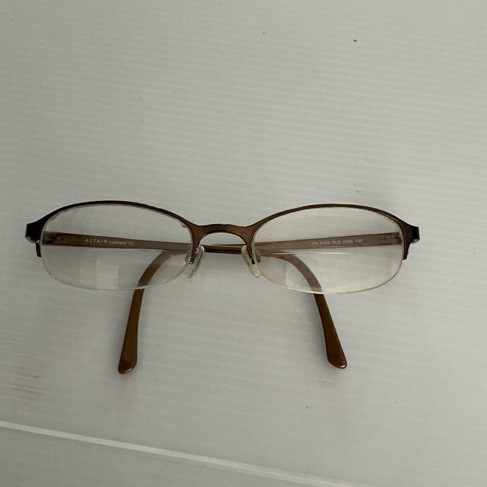 Altair brand, model A108, color Old Vine, and size 130